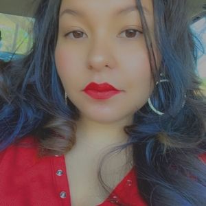 Meet your Posher, Angie